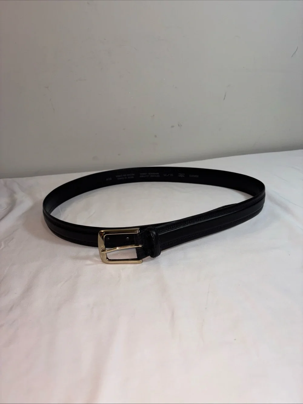 Dockers Classic Black Leather Belt with Gold Buckle. 888